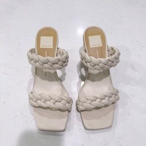DOLCE VITA IVORY/WHITE PAILY HEELS SIZE 8!